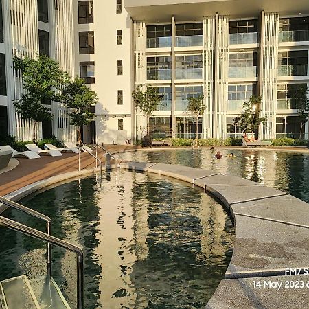 Seaview Luxury Suites At The Shore Kota Kinabalu Exterior foto