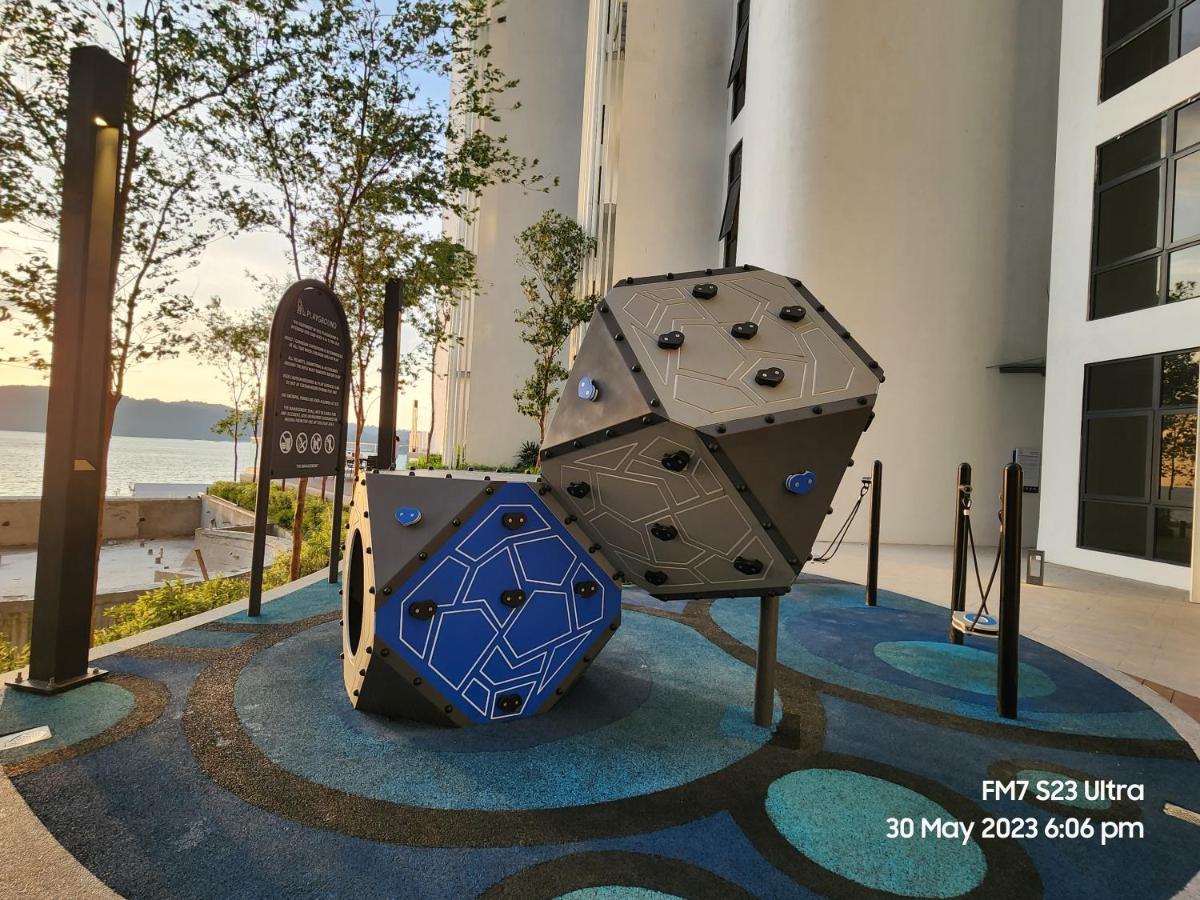 Seaview Luxury Suites At The Shore Kota Kinabalu Exterior foto