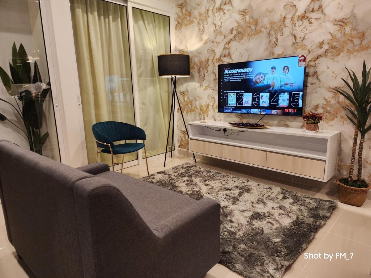 Seaview Luxury Suites At The Shore Kota Kinabalu Exterior foto